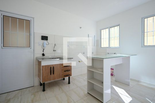Sala/cozinha de casa para alugar com 1 quarto, 32m² em Vila Pirajussara, São Paulo