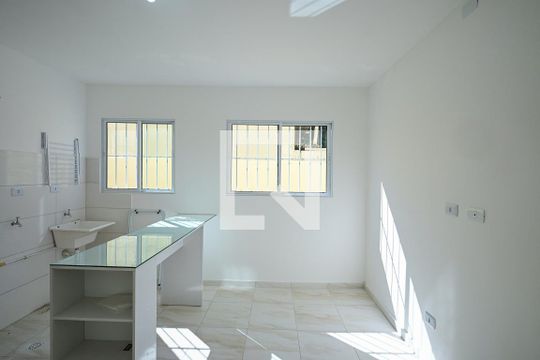 Sala/cozinha de casa para alugar com 1 quarto, 32m² em Vila Pirajussara, São Paulo