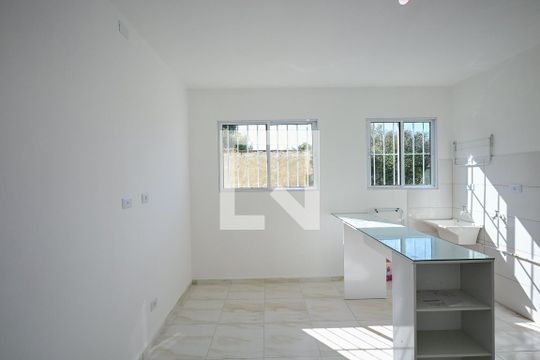Sala de casa para alugar com 1 quarto, 32m² em Vila Pirajussara, São Paulo