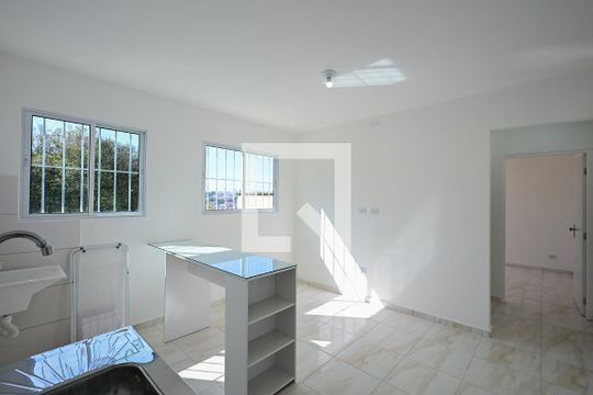 Sala de casa para alugar com 1 quarto, 31m² em Vila Pirajussara, São Paulo