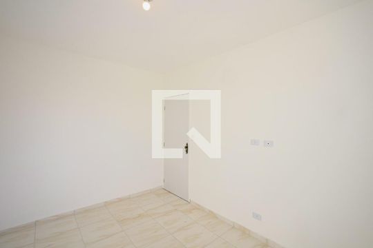 Quarto de casa para alugar com 1 quarto, 31m² em Vila Pirajussara, São Paulo