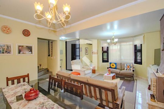 Casa à venda com 3 quartos, 192m² em Morro Santana, Porto Alegre
