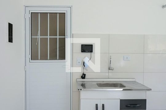 Sala/cozinha de casa para alugar com 1 quarto, 32m² em Vila Pirajussara, São Paulo
