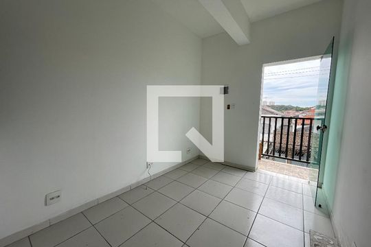Sala de kitnet/studio para alugar com 1 quarto, 40m² em Jardim Luísa, São Paulo