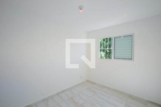Quarto de casa para alugar com 1 quarto, 32m² em Vila Pirajussara, São Paulo