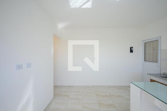 Sala de casa para alugar com 1 quarto, 32m² em Vila Pirajussara, São Paulo