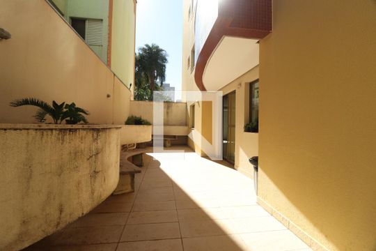 Apartamento para alugar com 4 quartos, 72m² em Santa Maria, Uberlândia