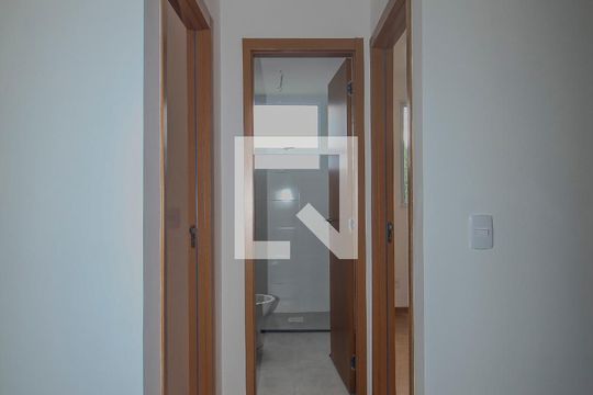 Sala de apartamento para alugar com 2 quartos, 40m² em Cavalhada, Porto Alegre