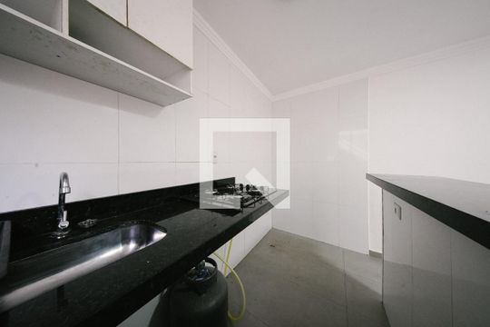Sala/Cozinha de casa para alugar com 1 quarto, 38m² em Vila Pierina, São Paulo