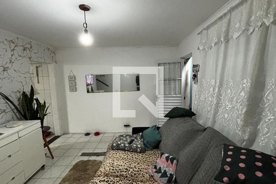 Sala de casa para alugar com 2 quartos, 70m² em Vila Homero Thon, Santo André