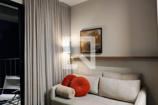 Sala de kitnet/studio para alugar com 1 quarto, 28m² em Vila Madalena, São Paulo