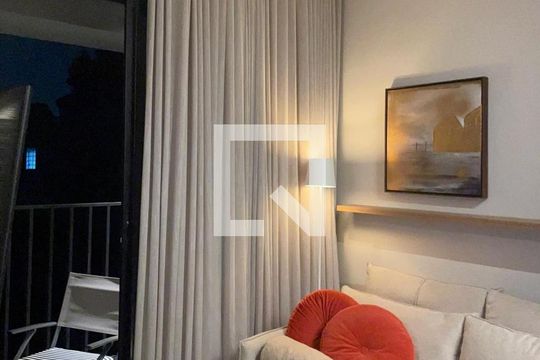 Sala de kitnet/studio para alugar com 1 quarto, 28m² em Vila Madalena, São Paulo