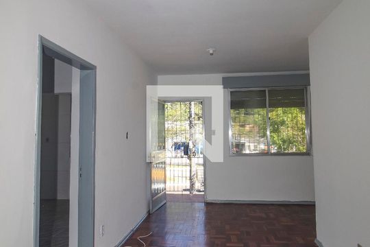 Sala de apartamento para alugar com 3 quartos, 80m² em Partenon, Porto Alegre