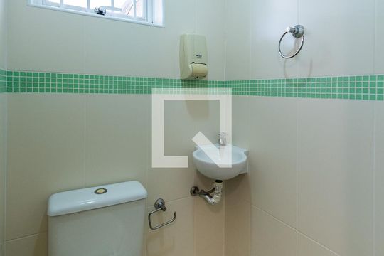 Labavo de casa para alugar com 3 quartos, 221m² em Macuco, Santos