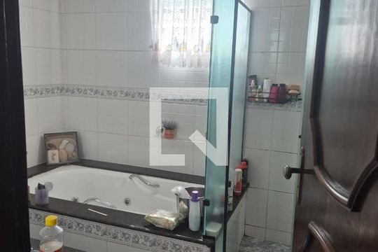 Casa à venda com 4 quartos, 270m² em Vila Esperança, São Paulo