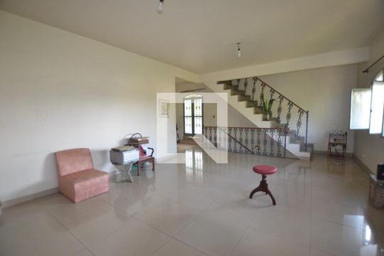 Sala de casa à venda com 5 quartos, 350m² em Jardim Sulacap, Rio de Janeiro