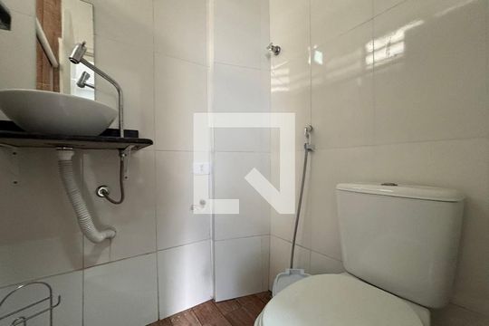 Banheiro de apartamento para alugar com 1 quarto, 20m² em Copacabana, Rio de Janeiro