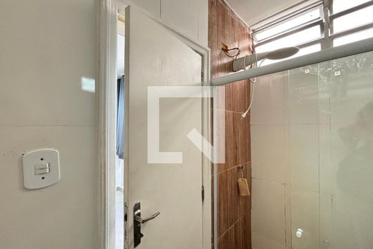 Banheiro de apartamento para alugar com 1 quarto, 20m² em Copacabana, Rio de Janeiro