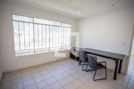Casa à venda com 6 quartos, 600m² em São Lourenço, Curitiba