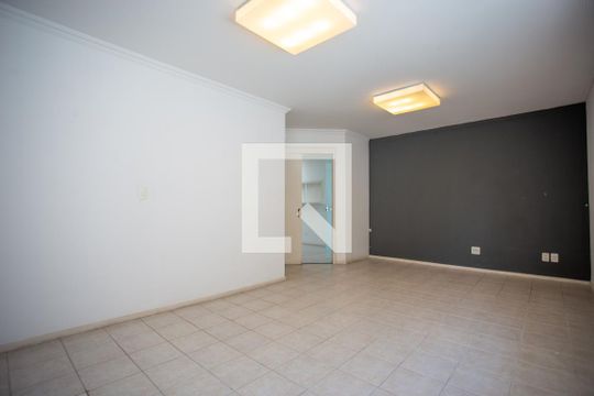 Casa à venda com 6 quartos, 600m² em São Lourenço, Curitiba