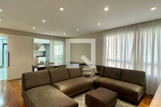 Sala de TV de apartamento para alugar com 4 quartos, 130m² em Paraíso, São Paulo
