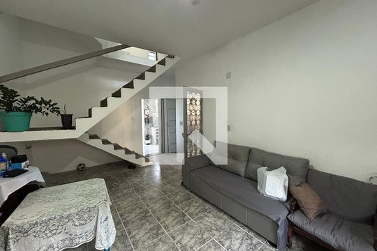 Sala de casa à venda com 4 quartos, 80m² em Jardim Sulacap, Rio de Janeiro