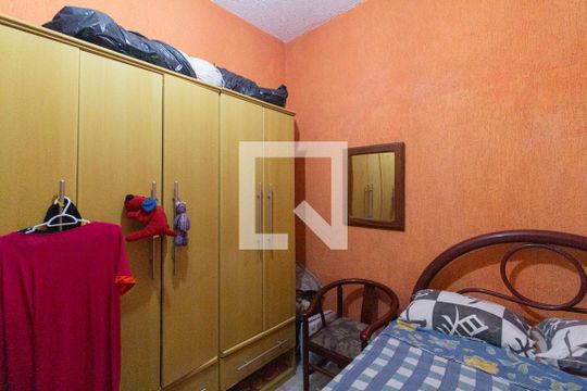 Quarto de casa para alugar com 1 quarto, 180m² em Jardim Primeiro de Maio (chacara Fazendinha), Osasco