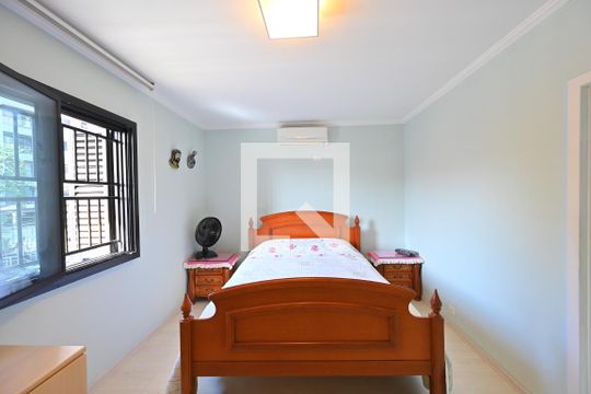 Suíte de casa à venda com 3 quartos, 120m² em Bosque da Saúde, São Paulo
