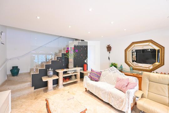 Sala de casa à venda com 3 quartos, 120m² em Bosque da Saúde, São Paulo