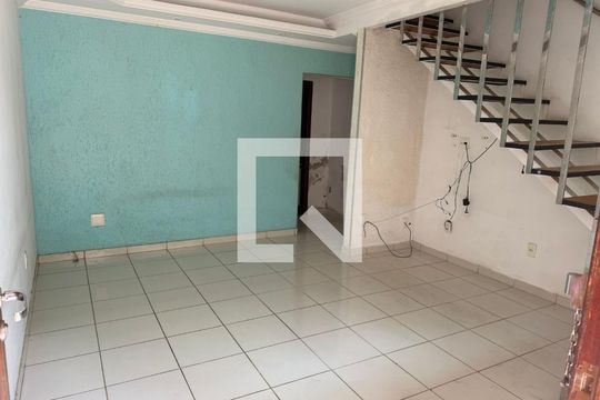 Sala de casa à venda com 2 quartos, 100m² em Céu Azul, Belo Horizonte