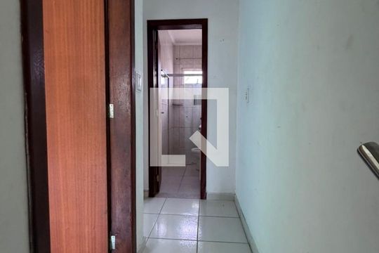 Corredor de casa à venda com 2 quartos, 100m² em Céu Azul, Belo Horizonte