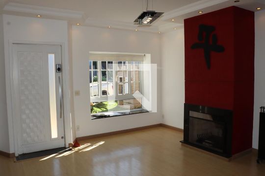 Casa de Condomínio para alugar com 4 quartos, 270m² em Jardim Barbacena, Cotia