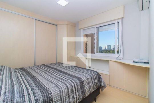 Suíte de apartamento à venda com 3 quartos, 113m² em Chácara das Pedras, Porto Alegre