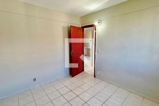 Quarto 2 de apartamento para alugar com 2 quartos, 50m² em Parque Maria Helena, Guarulhos