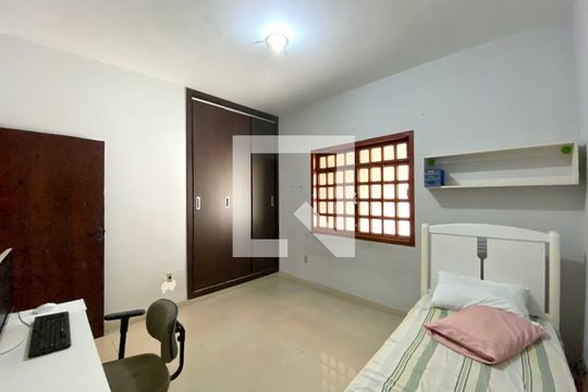 Quarto 2 de casa para alugar com 3 quartos, 300m² em Niteroi, Betim