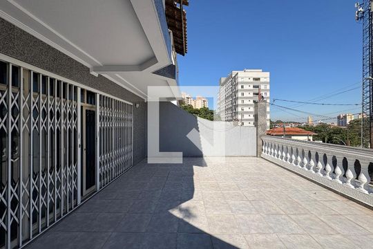 Casa para alugar com 4 quartos, 220m² em Vila Guedes, São Paulo