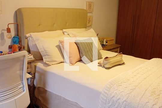 Quarto de apartamento à venda com 2 quartos, 84m² em Parque São Jorge, São Paulo