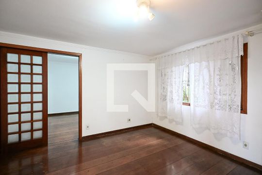 Sala de casa à venda com 3 quartos, 200m² em Parque Assuncao, Taboão da Serra