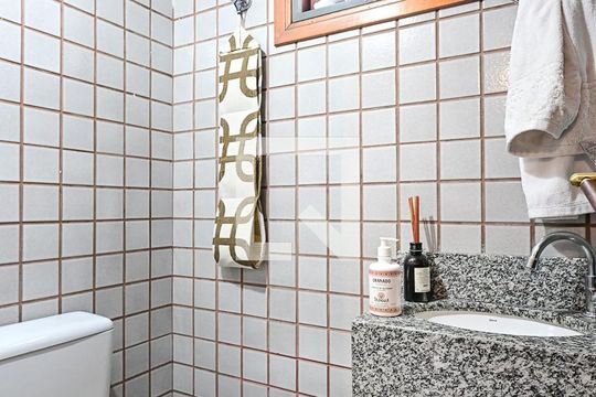 Lavabo de casa à venda com 3 quartos, 200m² em Parque Assuncao, Taboão da Serra