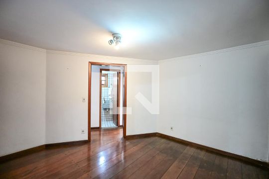 Sala de casa à venda com 3 quartos, 200m² em Parque Assuncao, Taboão da Serra
