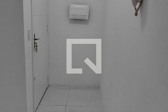 Sala de apartamento para alugar com 1 quarto, 48m² em Vila Jardim, Porto Alegre