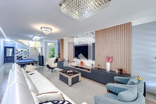 Casa à venda com 4 quartos, 213m² em Penha de França, São Paulo