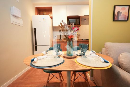 Sala de apartamento para alugar com 2 quartos, 43m² em Santo Cristo, Rio de Janeiro
