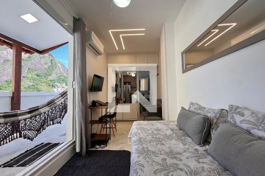 Kitnet/Studio para alugar com 1 quarto, 35m² em Copacabana, Rio de Janeiro