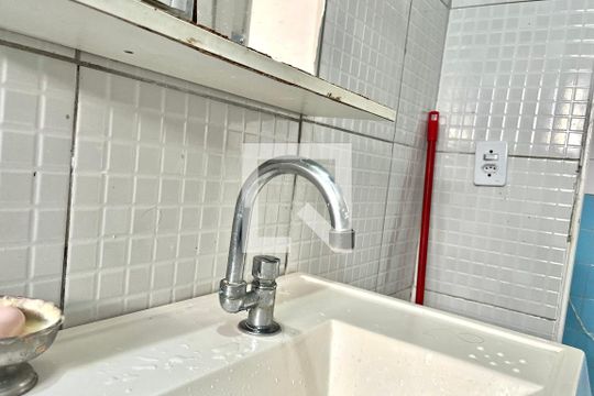 Banheiro de casa à venda com 3 quartos, 120m² em Cidade Domitila, São Paulo