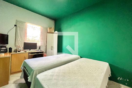 Quarto 2 de casa à venda com 3 quartos, 120m² em Cidade Domitila, São Paulo