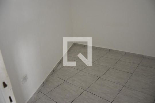 Quarto de casa para alugar com 2 quartos, 45m² em Jardim Florida, Embu das Artes
