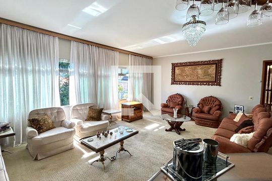 Casa à venda com 4 quartos, 354m² em Vila Rosália, Guarulhos