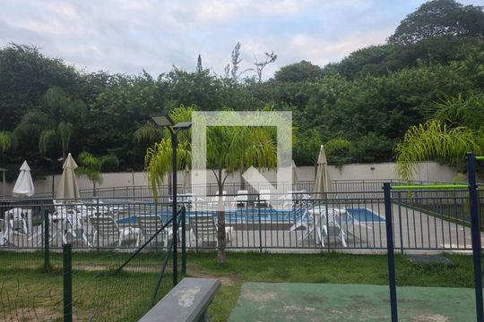 Área externa de apartamento para alugar com 2 quartos, 50m² em Santa Cruz, Rio de Janeiro