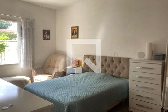 Quarto de casa à venda com 4 quartos, 195m² em Cidade Vargas, São Paulo
